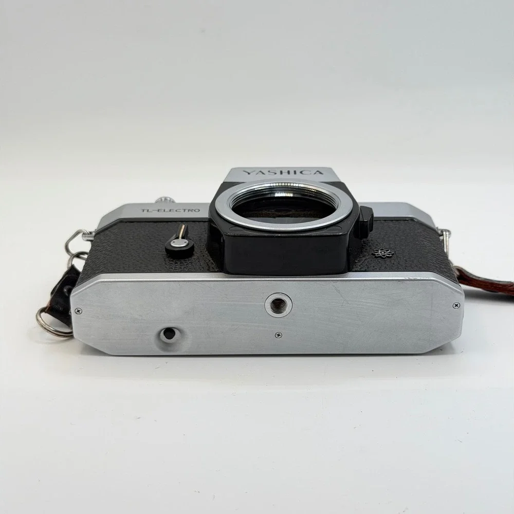 Yashica TL-Electro 35mm SLR Film Camera Body Silver Black M42 Mount 60513353
